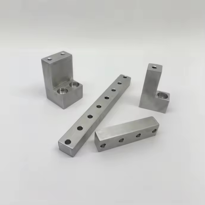 Extruded Aluminum Busbar and Automotive Battery Terminal Power Solar Power System Eco-Friendly New Energy Vehicle Parts