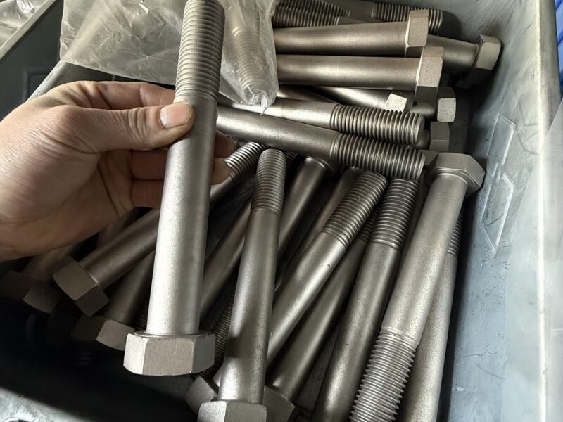 GH3625 pole hardware product image