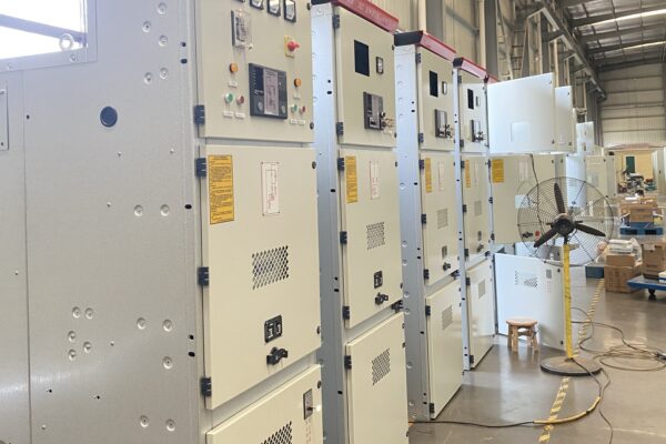 Withdrawable High-voltage Switchgear Cabinet product image